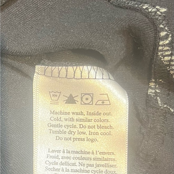 Harley-Davidson Black and Red Long Sleeve Tee - Picture 3 of 5